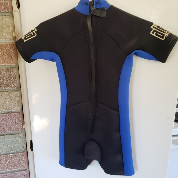Child's wetsuit - Picture 2 of 3